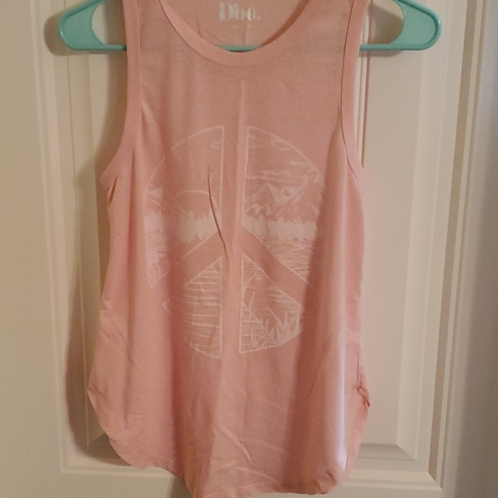 Graphic tank